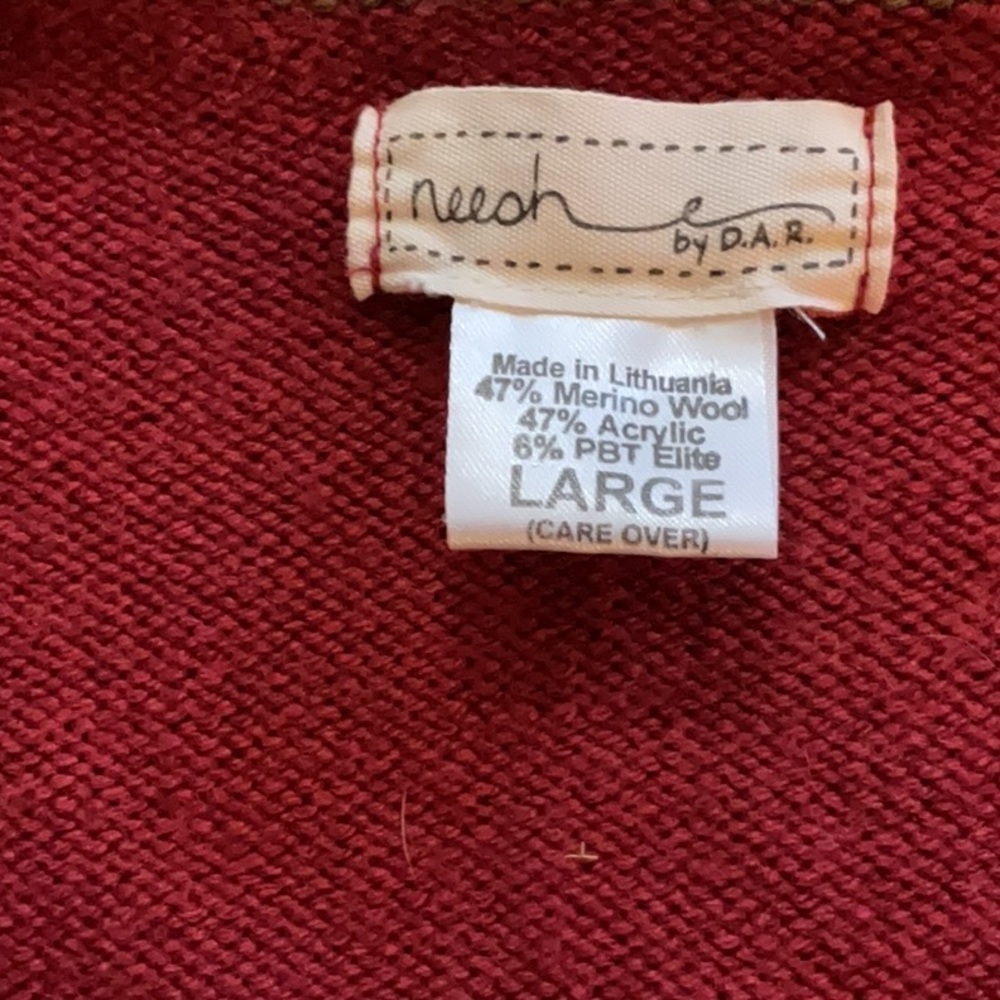 EUC woman’s NEESH by D.A.R button down sweater - Picture 4 of 5